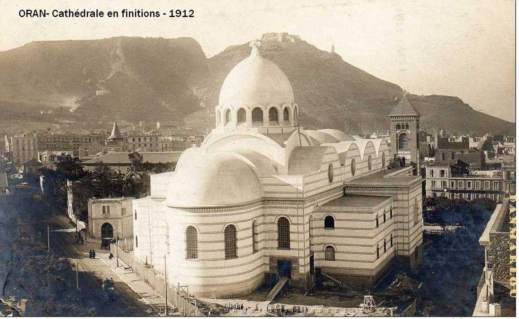 CA aa- 11- Cathedrale Construction.JPG